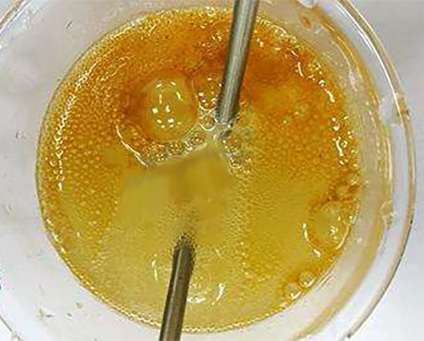 Anailís ar na cúiseanna a bhaineann le gliú leá te a bhubbling le linn úsáide